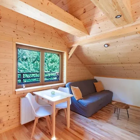 Apartmán ve srubu s balkónem Trutnov